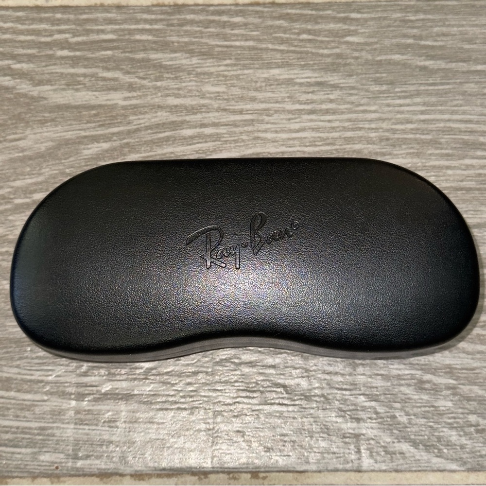 Ray Ban Universal Black Medium Hard Case Glasses Sunglasses Protection